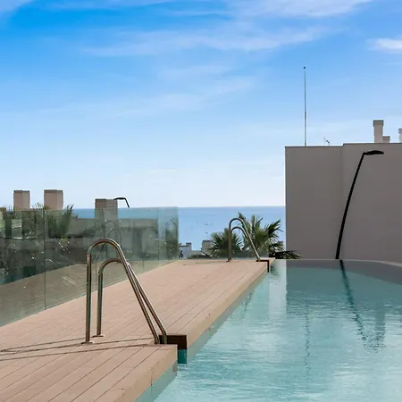 Vivi Homes - Aurelia Pool, Gym & Sea View