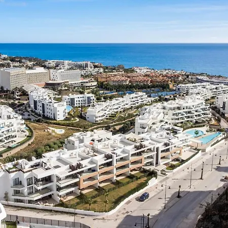 Vivi Homes - Aurelia Pool, Gym & Sea View Apartment Fuengirola