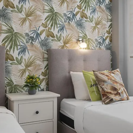 Vivi Homes - Aurelia Pool, Gym & Sea View Apartment
