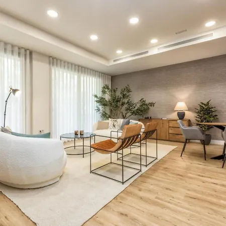 Vivi Homes - Aurelia Pool, Gym & Sea View