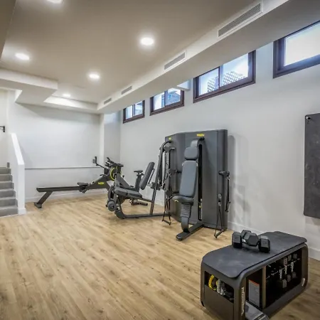 Vivi Homes - Aurelia Pool, Gym & Sea View Fuengirola